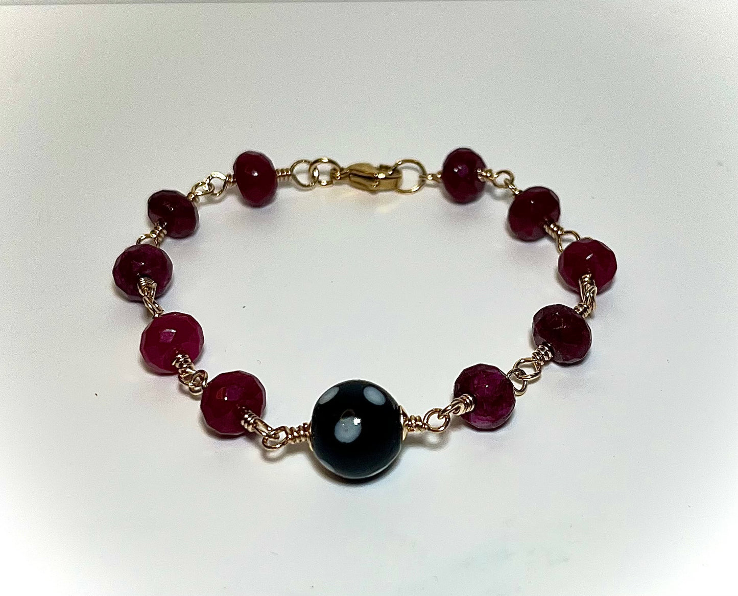 Garnet Conta di Ojo Bracelet