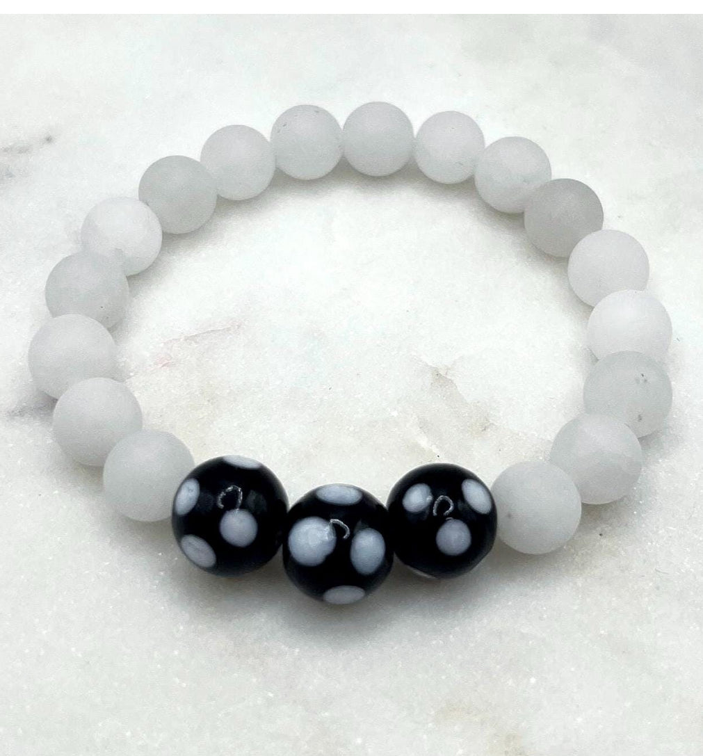 White Jade Conta di Ojo Stretch Bracelets