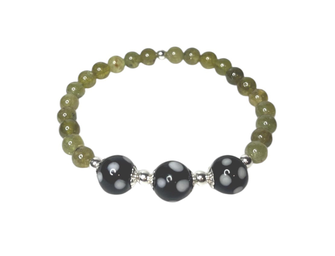 Green Peridot Conta di Ojo Stretch Bracelet