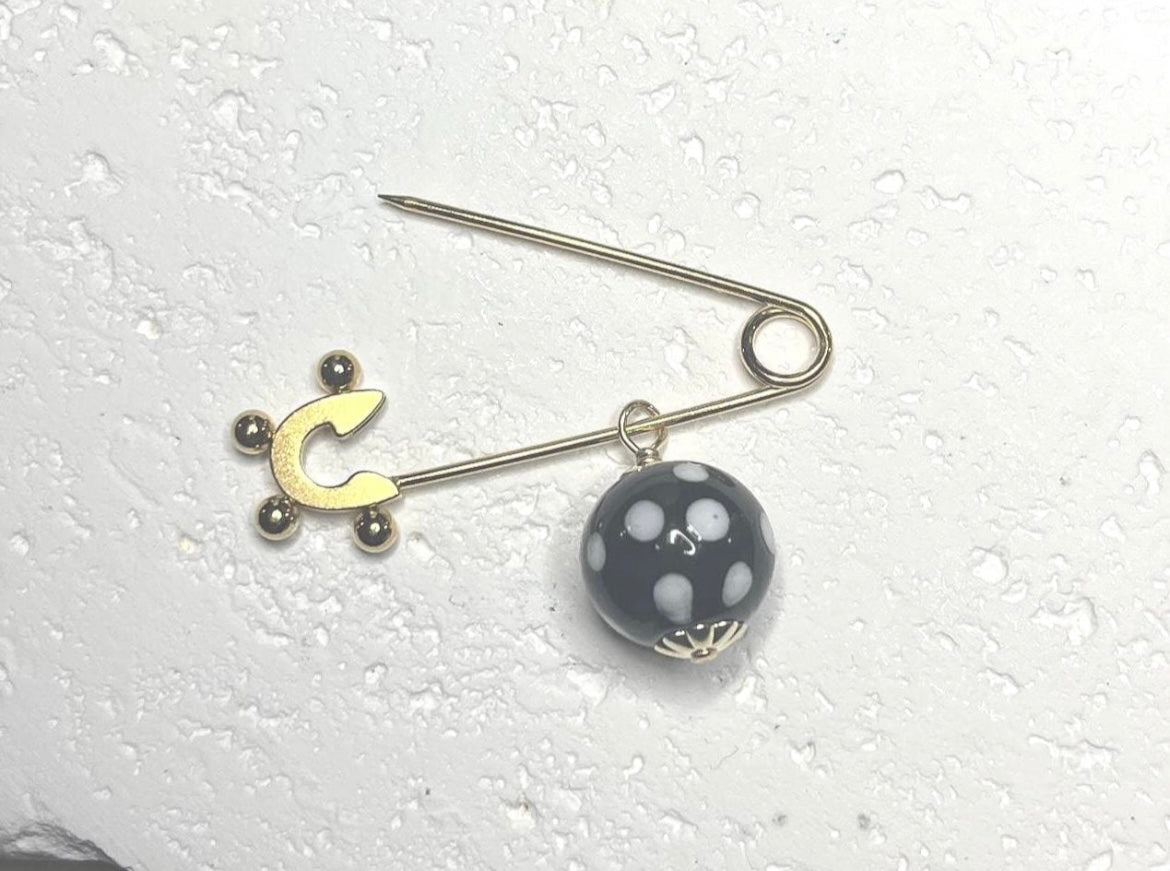 Conta di Ojo  Safety, Scarf or Stroller Pin