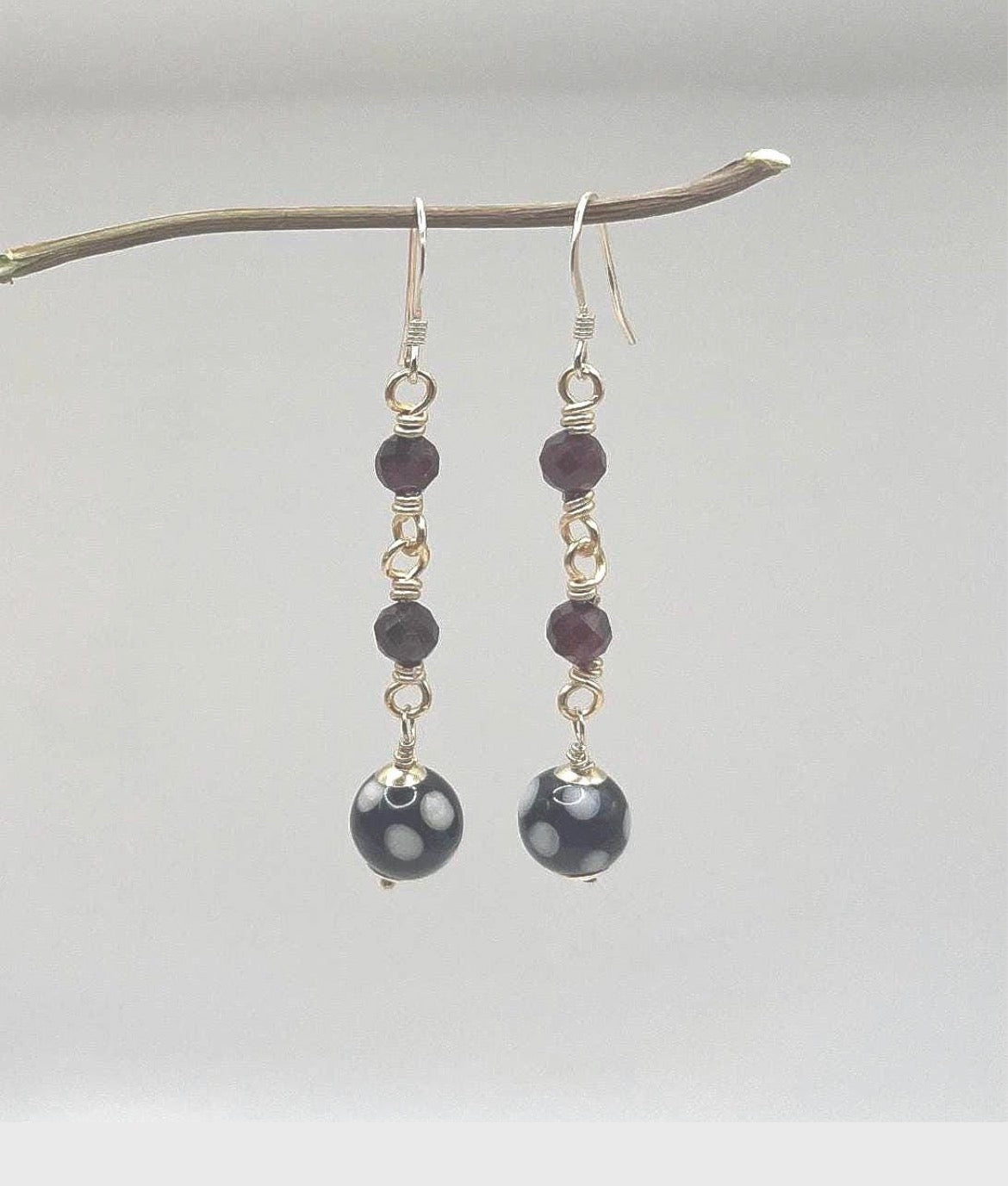 Conta di Ojo Garnet - January Birthstone - Valentines Day Earrings