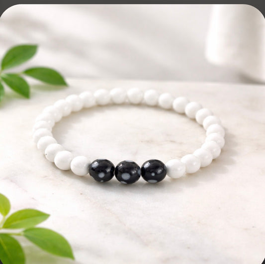 White Shell Conta di Ojo Bracelet