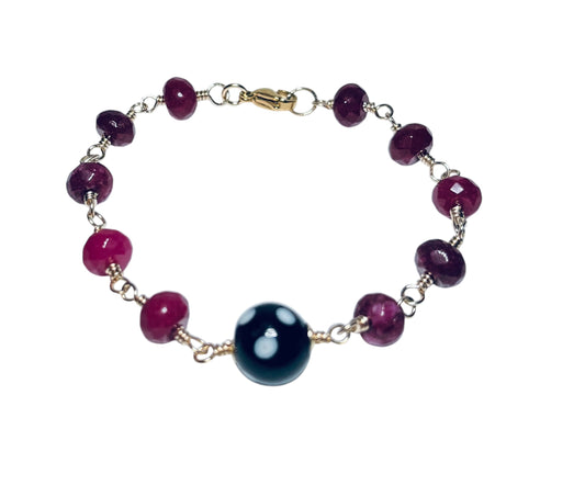 Garnet Conta di Ojo Wired Bracelets