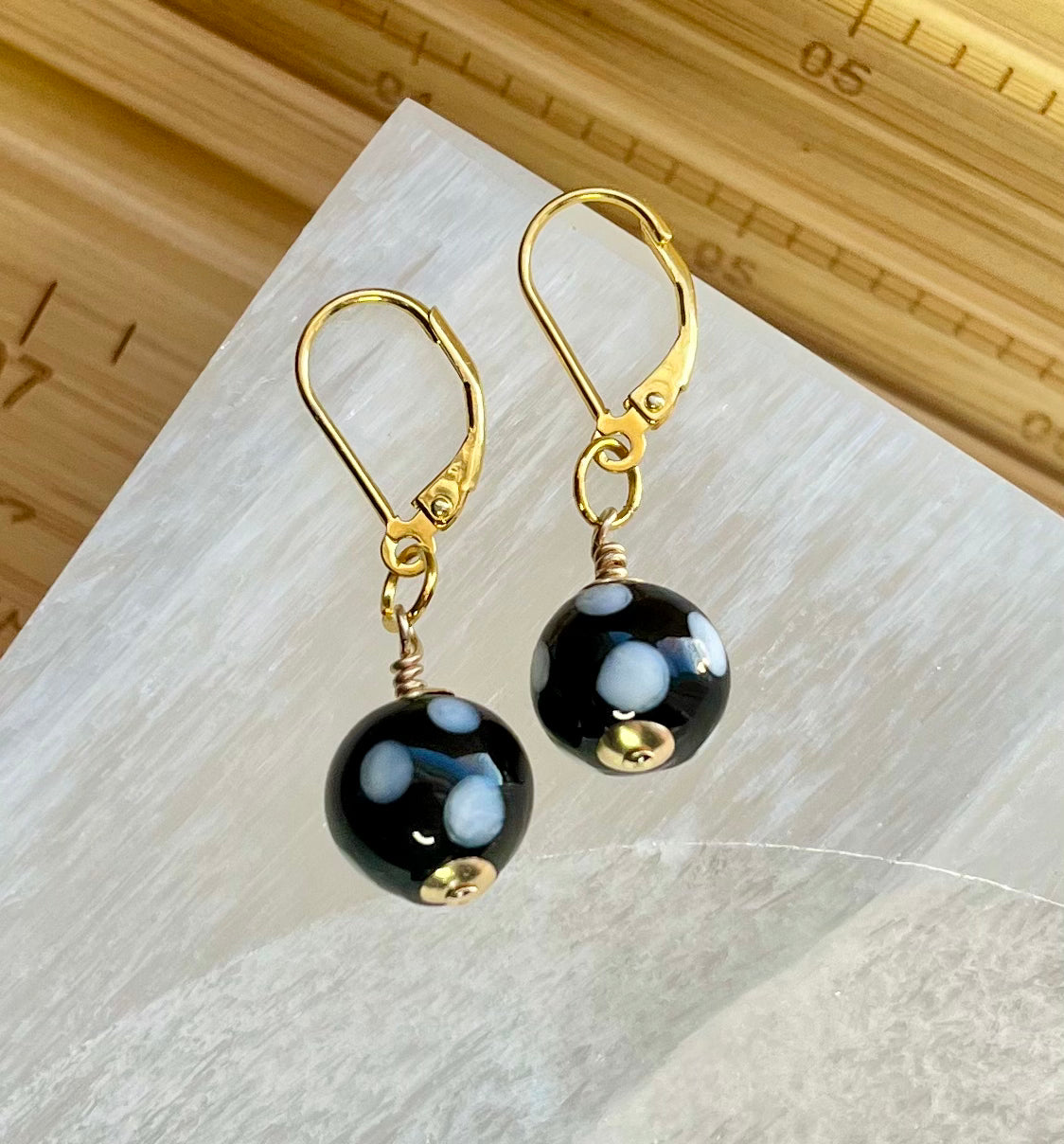 Conta di Ojo Earrings