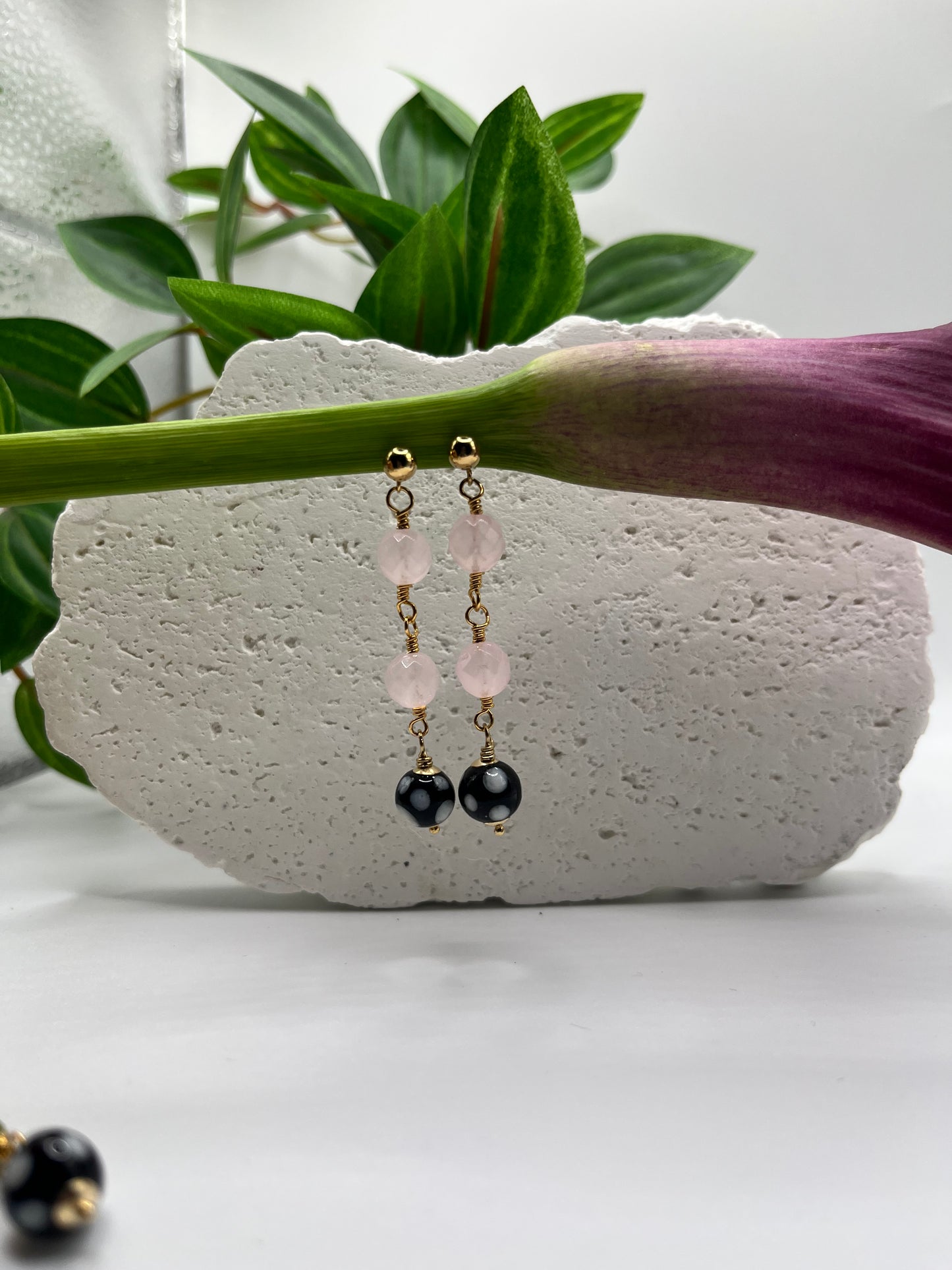 Rose Quartz Conta di Ojo Earrings