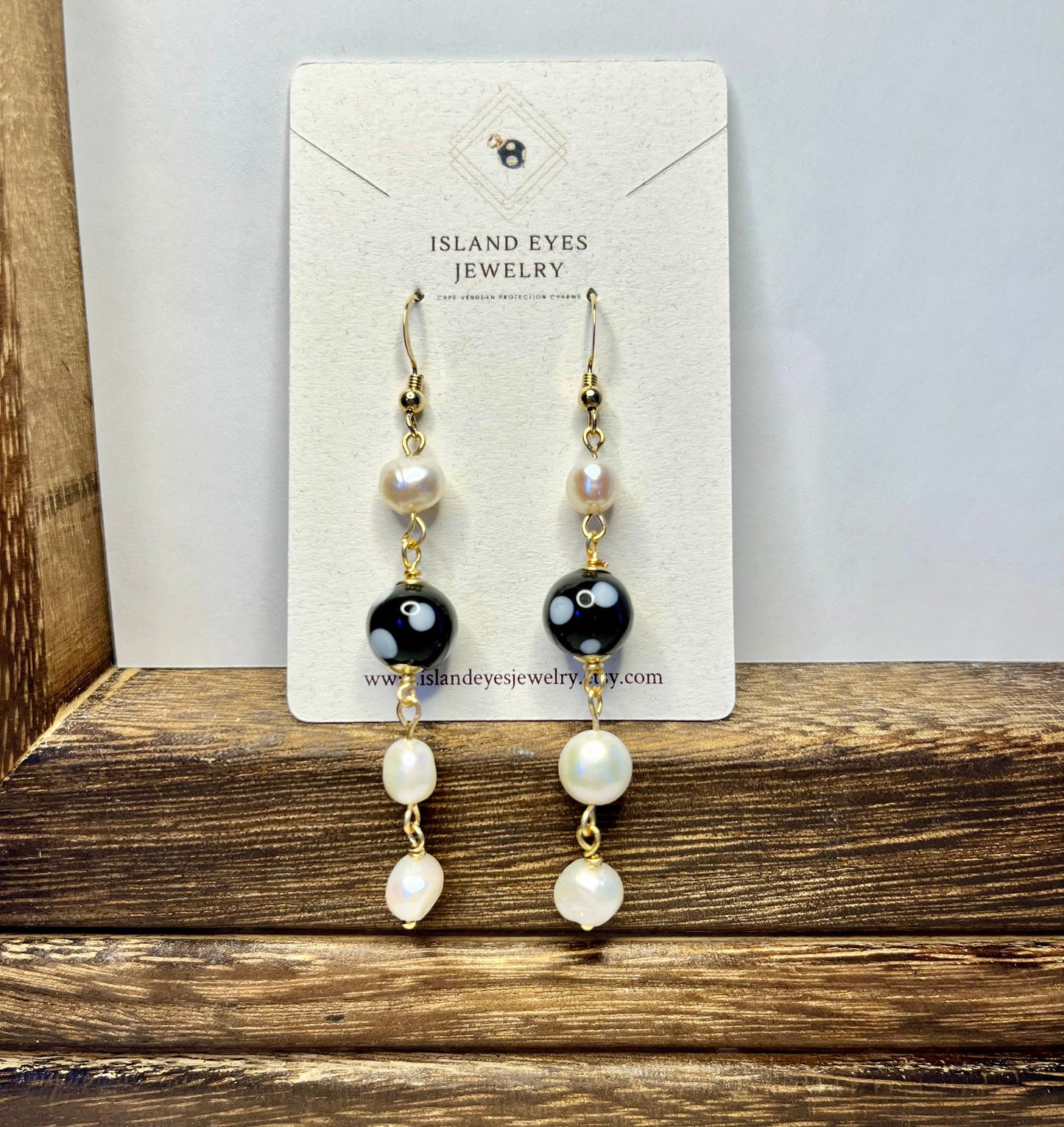 Pearl Conta di Ojo Earrings